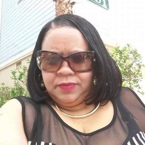 Meet your Posher, Yolanda